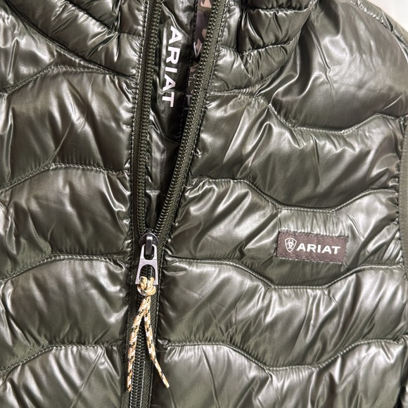 Womens Ariat Vest - Picture 2 of 5